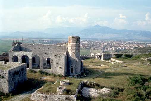 Visita alla città medioevale di Scutari, in Albania.