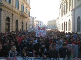 Studenti in piazza in tutta Italia contro la legge di stabilità