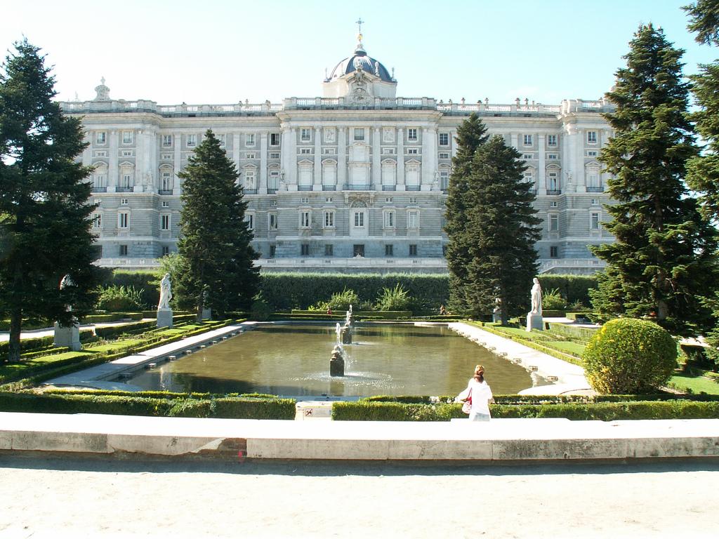 Palazzo Reale Madrid: storia e curiosità della residenza borbonica