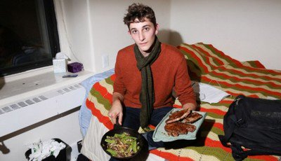 Usa, 21enne apre ristorante nel campus: boom di clienti