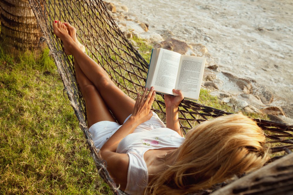 Libri da leggere per ragazze: consigli per l'estate