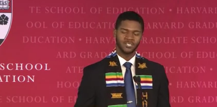 Il discorso del neolaureato di Harvard incanta la Rete e diventa virale