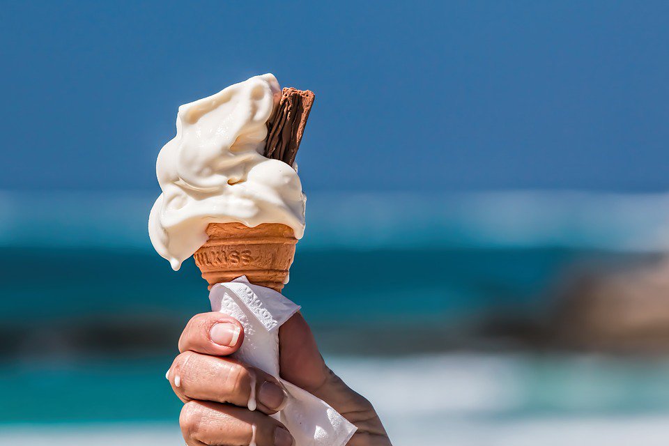 Il modo con cui mangi il gelato rivela la tua personalità