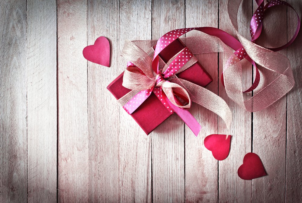 Cosa regalare a San Valentino: 7 consigli per stupire il partner
