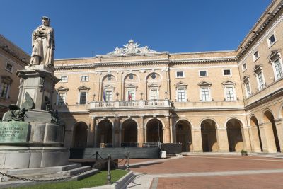 Giacomo Leopardi: biografia, opere e pensiero