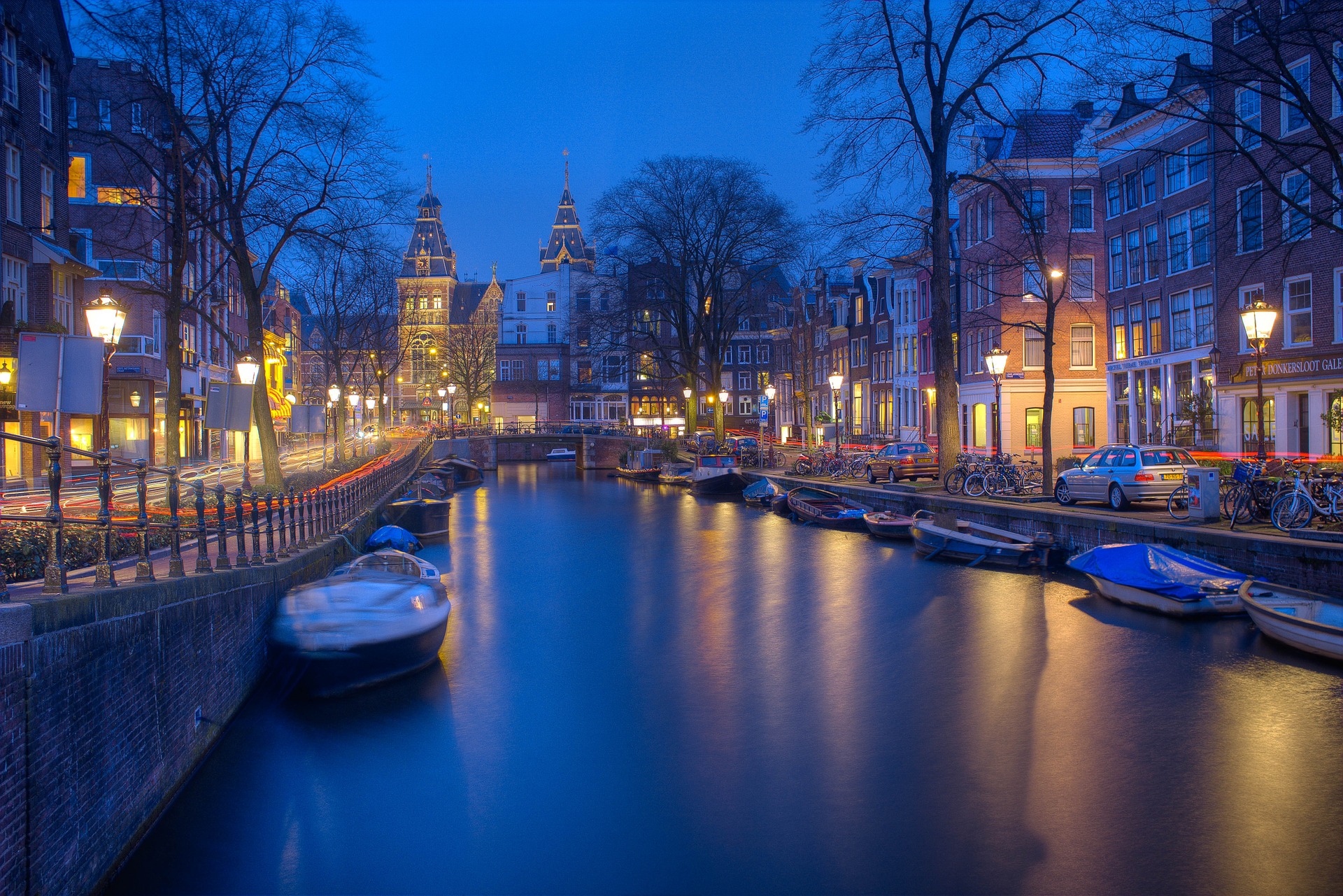 Amsterdam: trovare volo + hotel low cost