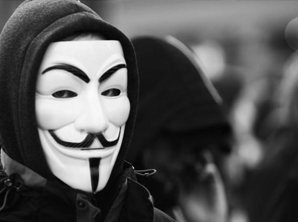 Gli hacker di Anonymous attaccano il sito del Miur