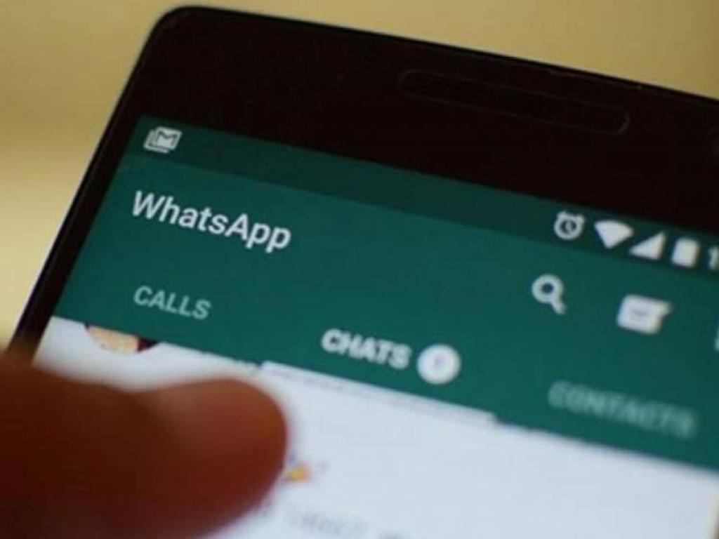 WhatsApp contro le fake news: limitato l'inoltro simultaneo di messaggi