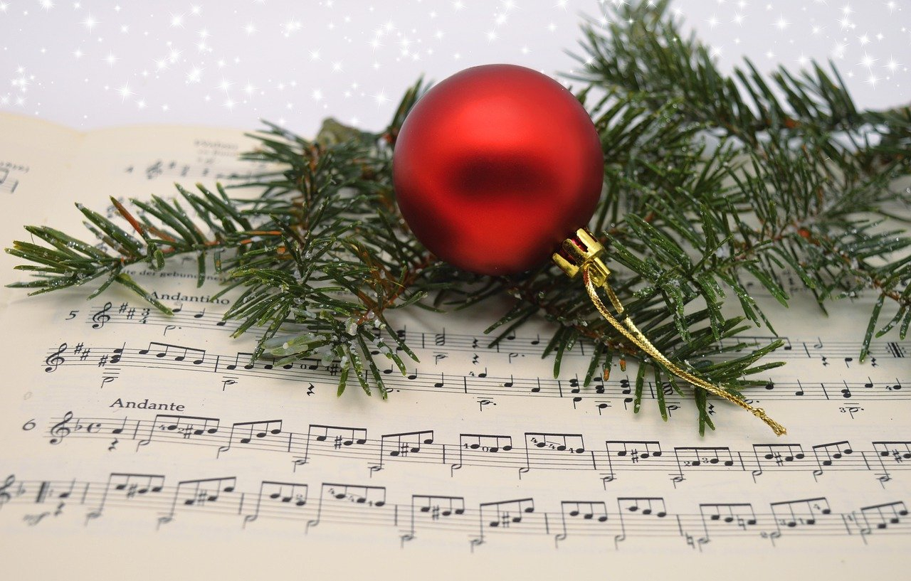 Canzoni di Natale famose: titoli e testo