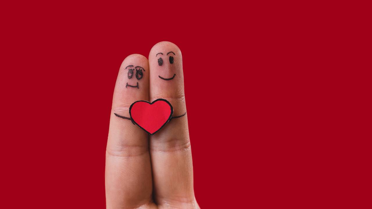 San Valentino: frasi divertenti per non prendersi sul serio