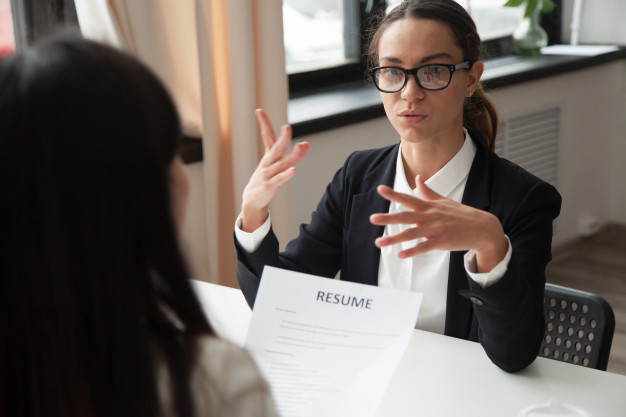 Colloquio per lavori estivi: le domande da fare per chi assume