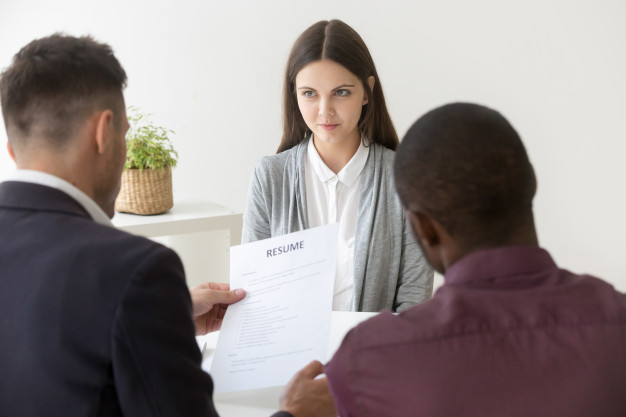 Colloquio per lavori estivi: le domande che deve fare il candidato