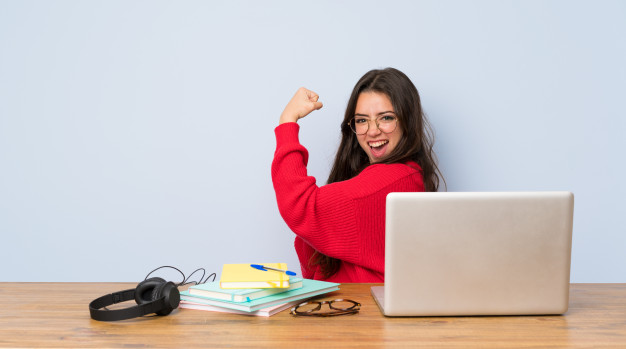 Lavori estivi per studenti: conciliare impiego e studi, come si fa