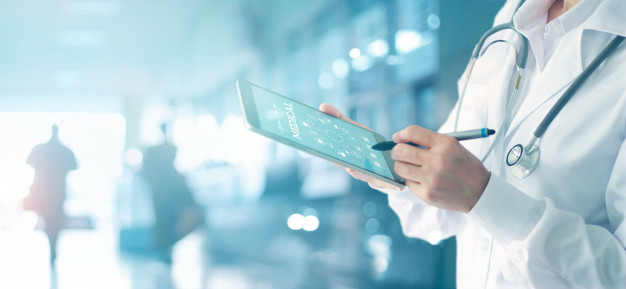 Medicina e Università telematiche: Meloni appoggia i corsi di laurea online, Piccolotti dice no