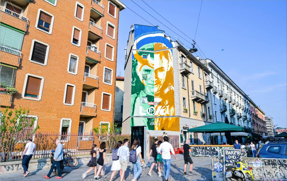 Loki: a Milano il murales di Lucamaleonte dedicato alla serie