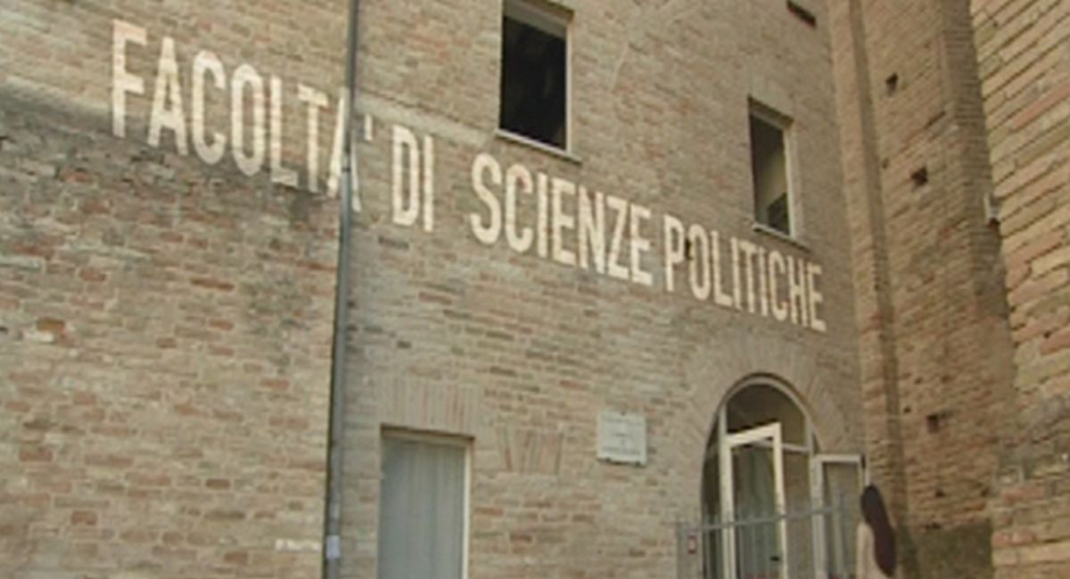 Test Ingresso Scienze Politiche 2024: guida all'ammissione