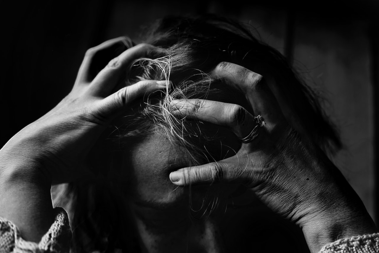 Professoressa prima bullizzata, poi sospesa dalla dirigente scolastica