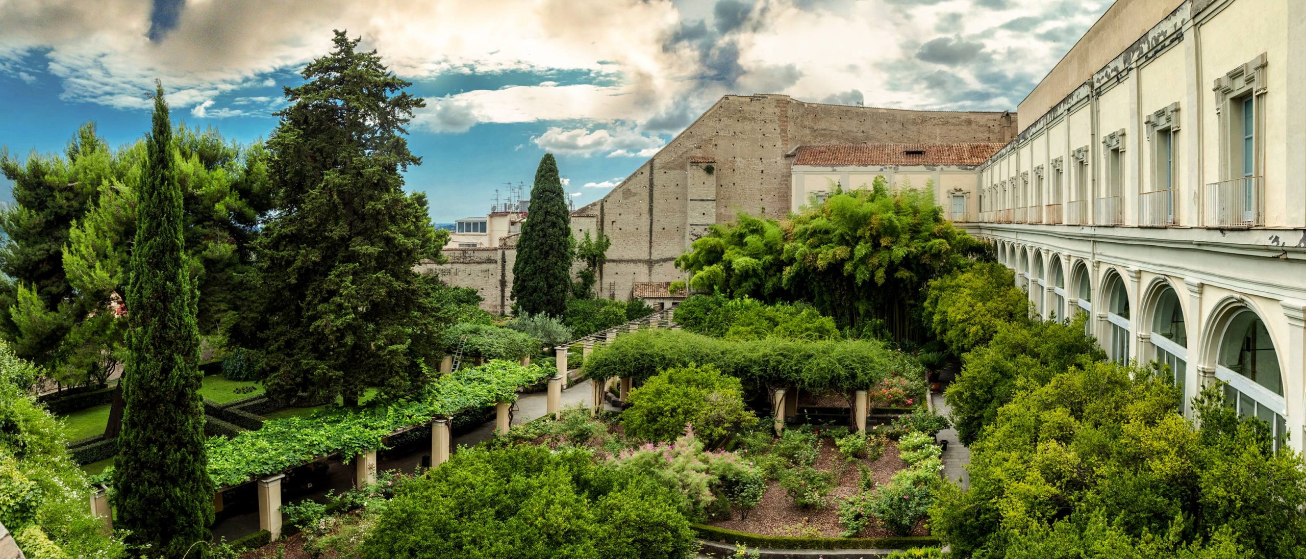 Università Suor Orsola Benincasa: Corsi di Laurea, Master, Recensioni e Costi Unisob