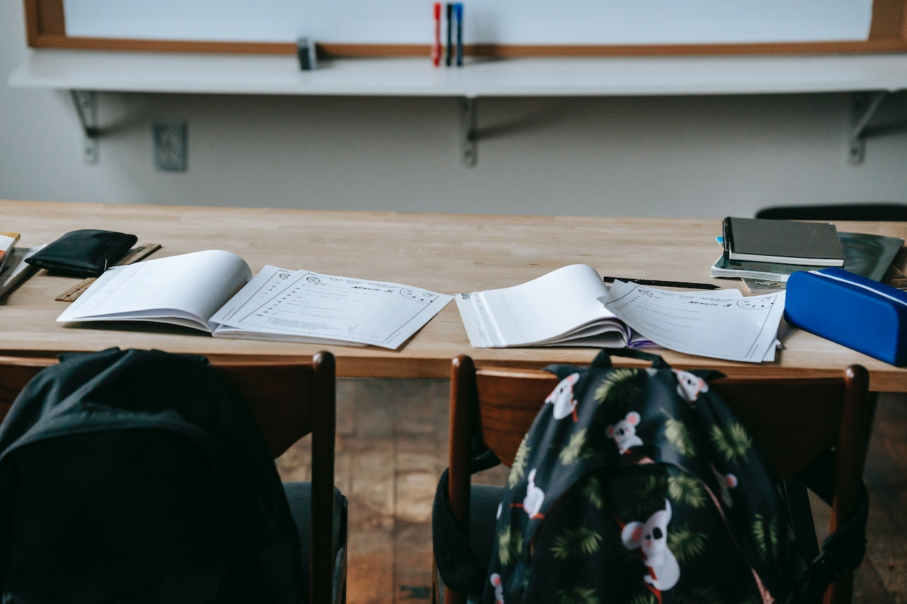 Studente usa la schwa nel tema d’italiano alla Maturità: prende 17 su 20