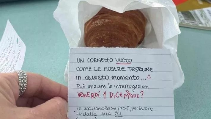 Studenti regalano cornetto alla prof per evitare l'interrogazione