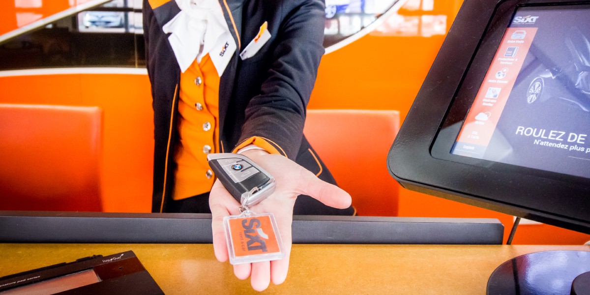 Dal corso (gratuito) al lavoro in filiale in pochi mesi: con Sixt University è possibile!