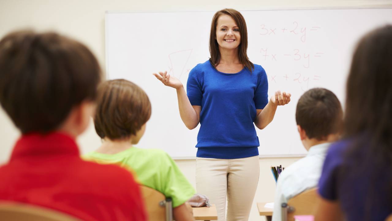 Come diventare insegnante: requisiti, titoli e corsi per docenti