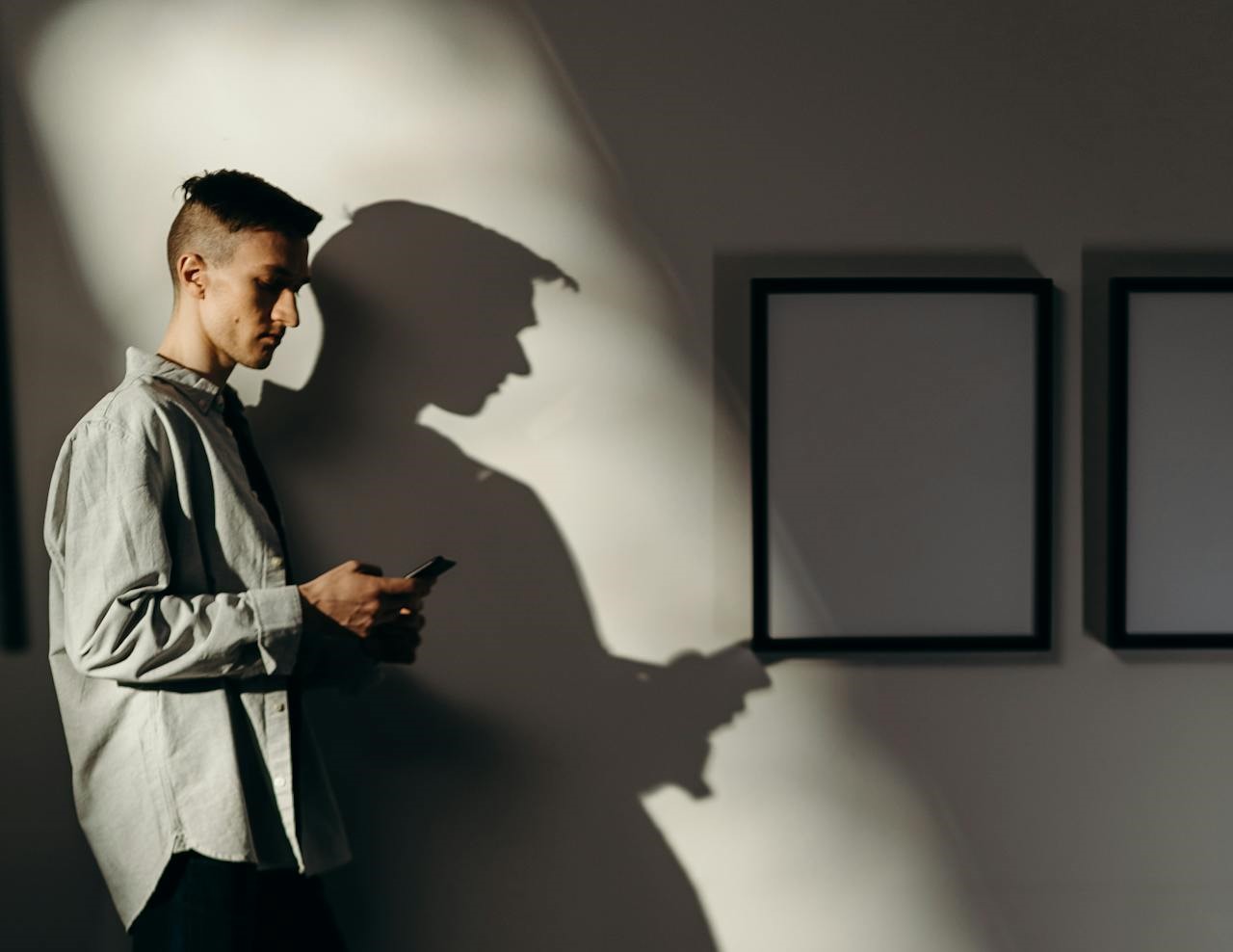 Hikikomori in Italia, secondo Valditara sono 50mila