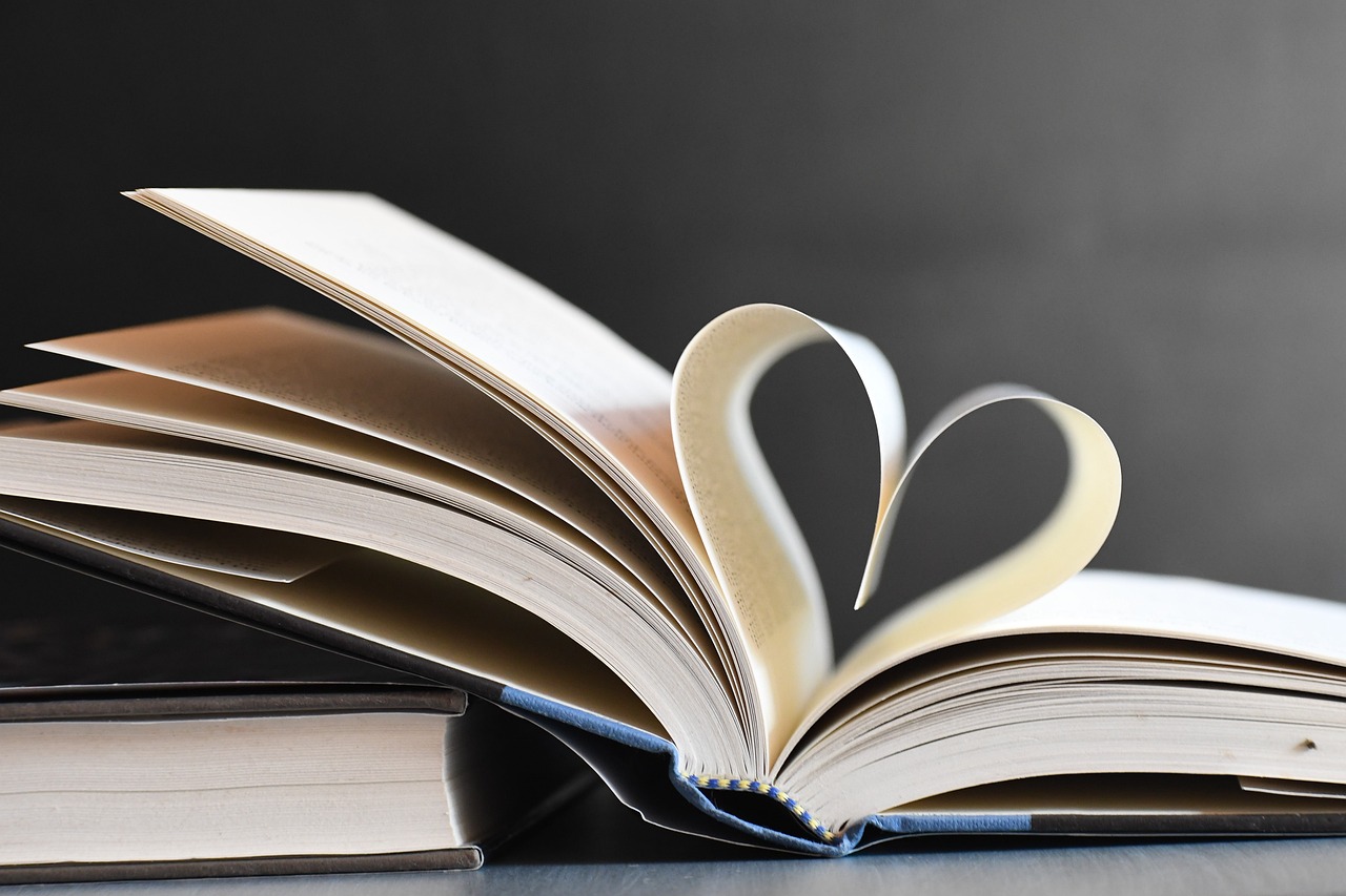 Quali sono i libri più gettonati su BookTok per l’estate 2024?