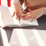Weekend, week-end o week end: come si scrive?
