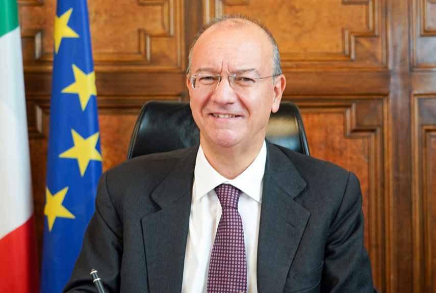 Pagella dirigenti scolastici al via: la soddisfazione di Valditara