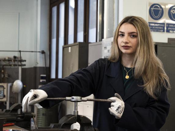 La storia di Chiara, unica ragazza su 300 studenti
