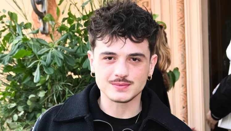 I cantieri del Giappone di Olly: testo e significato