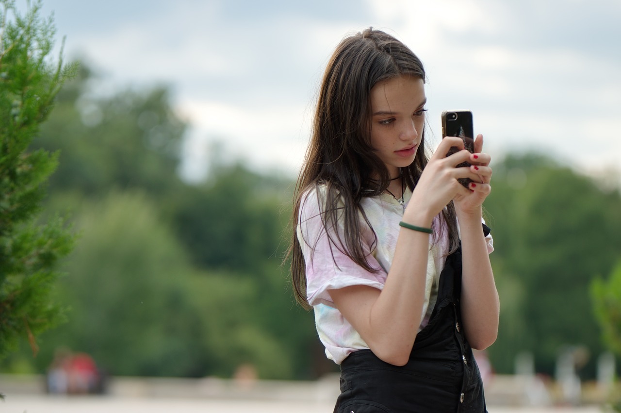 Smartphone vietato a scuola? In discussione al Parlamento europeo