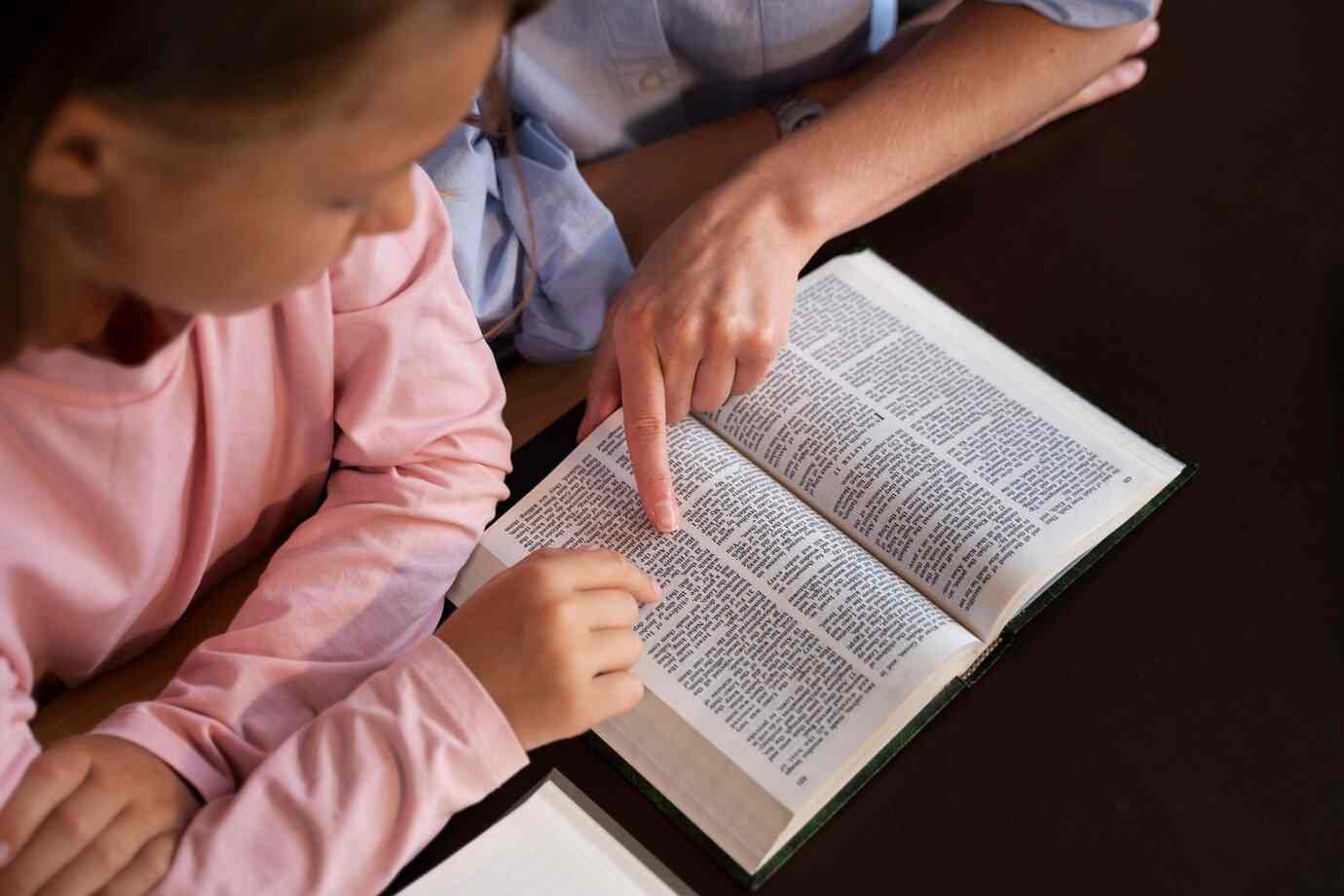 Scuola sempre più laica: oltre un milione gli studenti che saltano religione