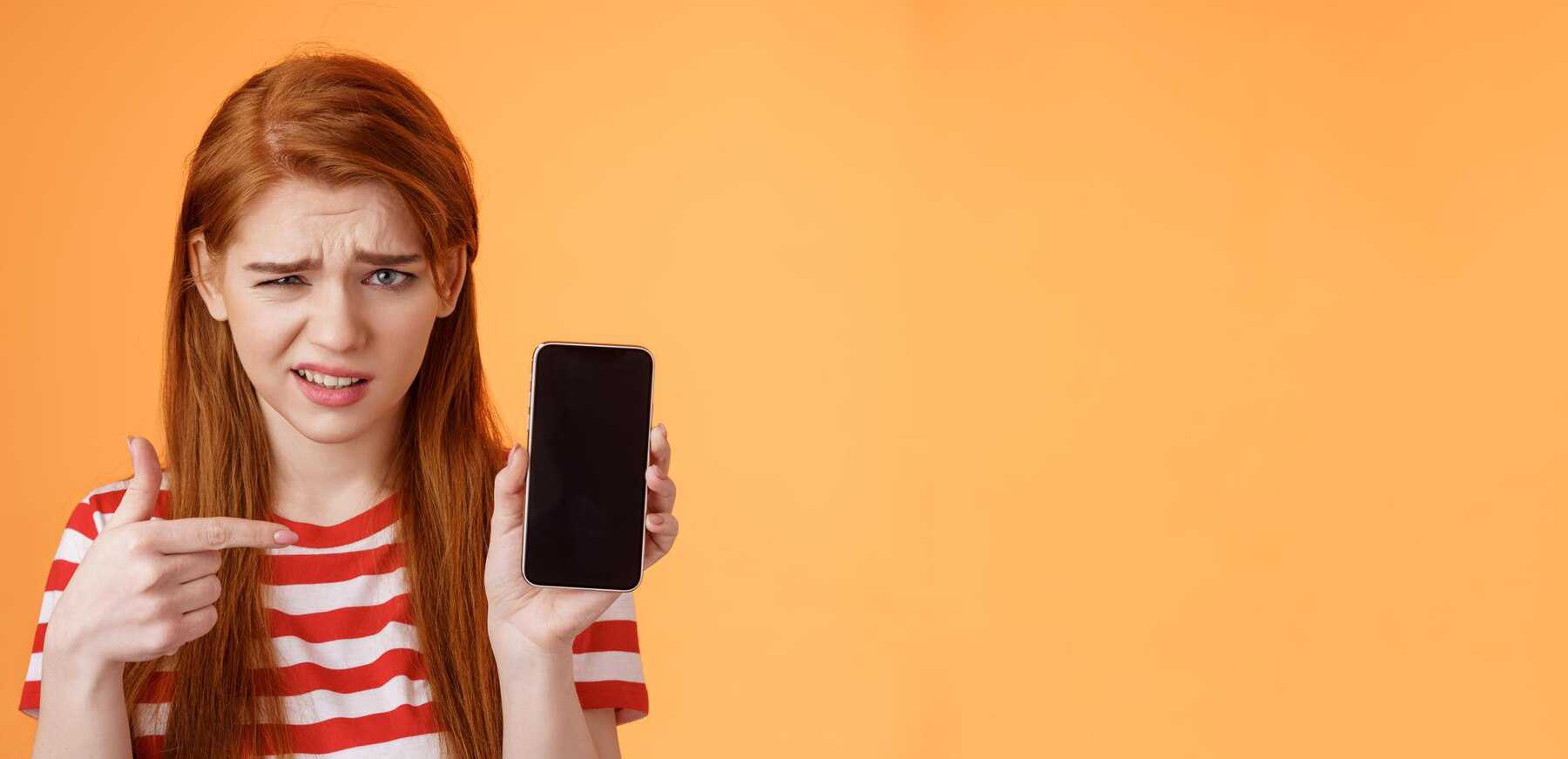 Smartphone vietati a scuola fino a 15 anni in Francia