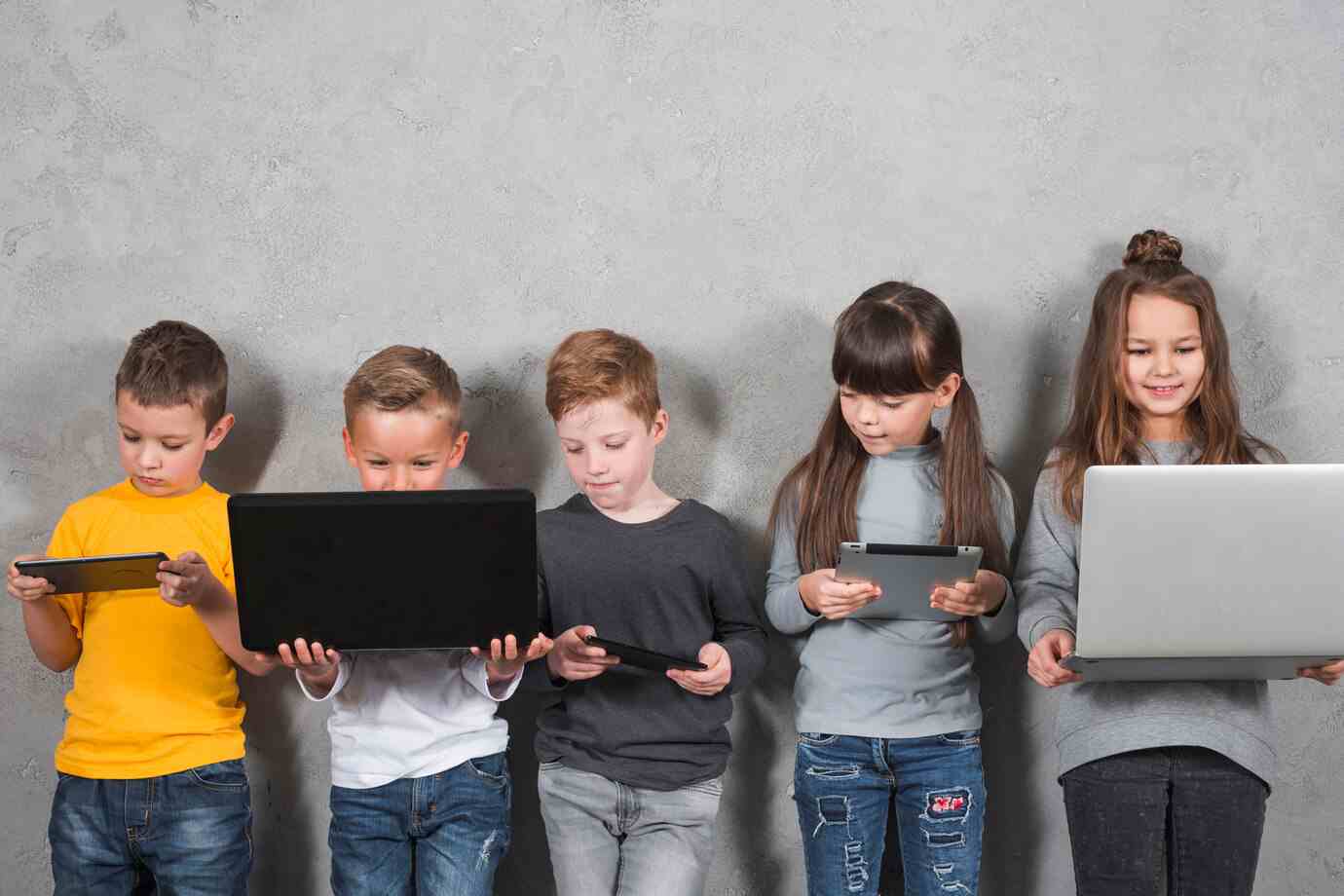 Studenti che studiano solo 2 ore: la scuola che rivoluziona l'apprendimento