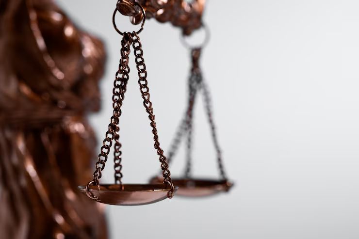 Accusato di molestie da quattro studentesse, assolto in appello