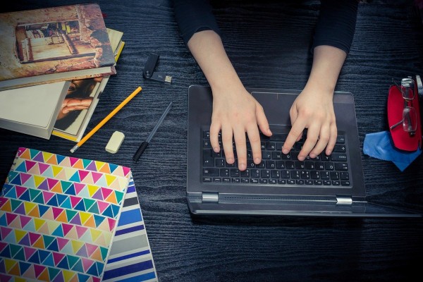 Rubano le password del registro elettronico: studenti cambiano voti