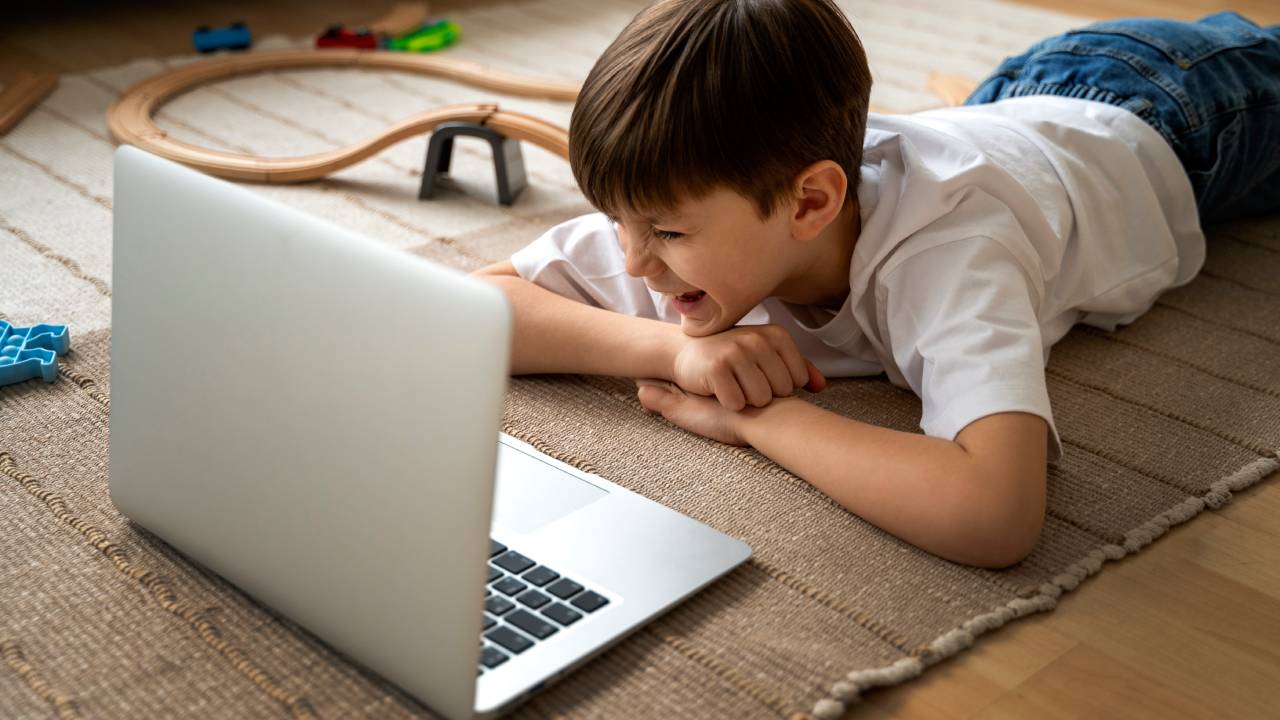 L'informatica verrà insegnata sin dalla scuola dell'infanzia: la riforma prenderà avvio dal 2026
