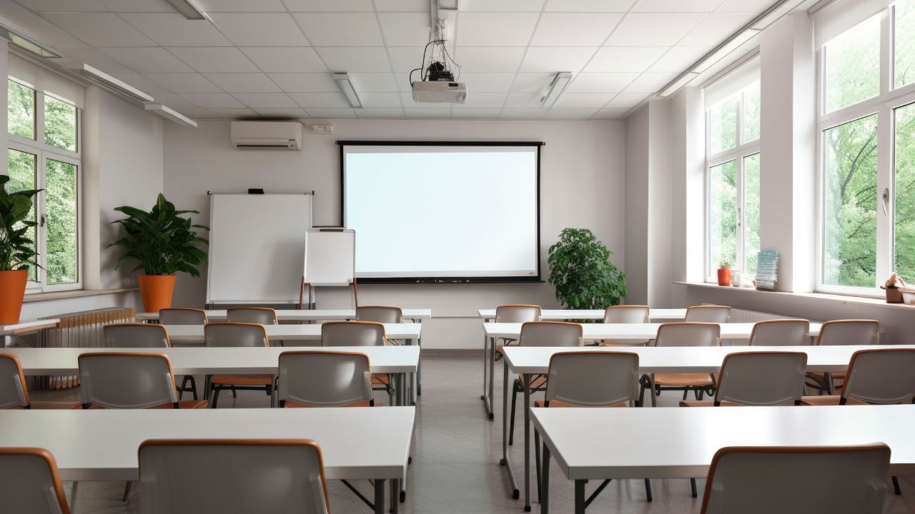 Palermo, 57 adulti tornano sui banchi di scuola