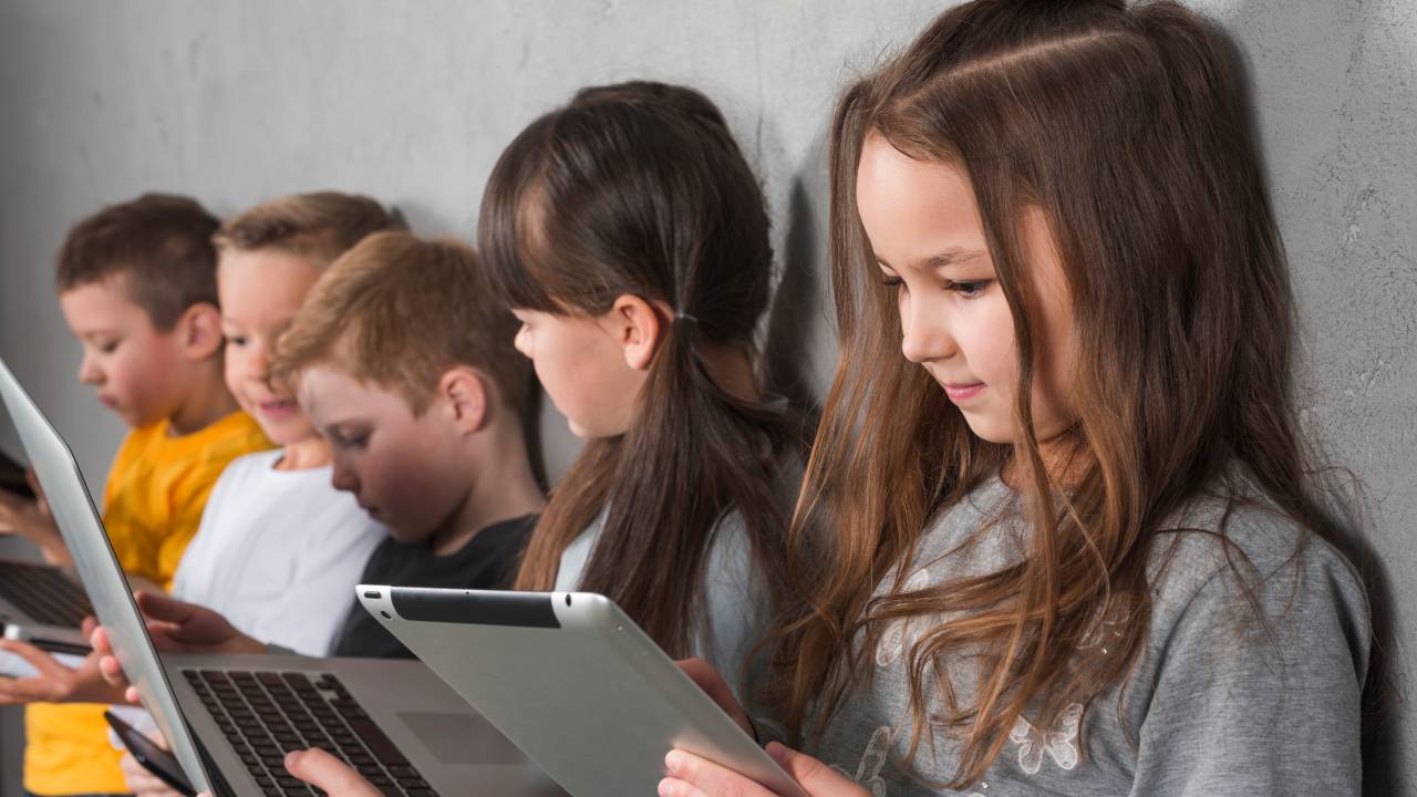 Legge delega sull'Intelligenza Artificiale: impatti normativi su scuole e formazione