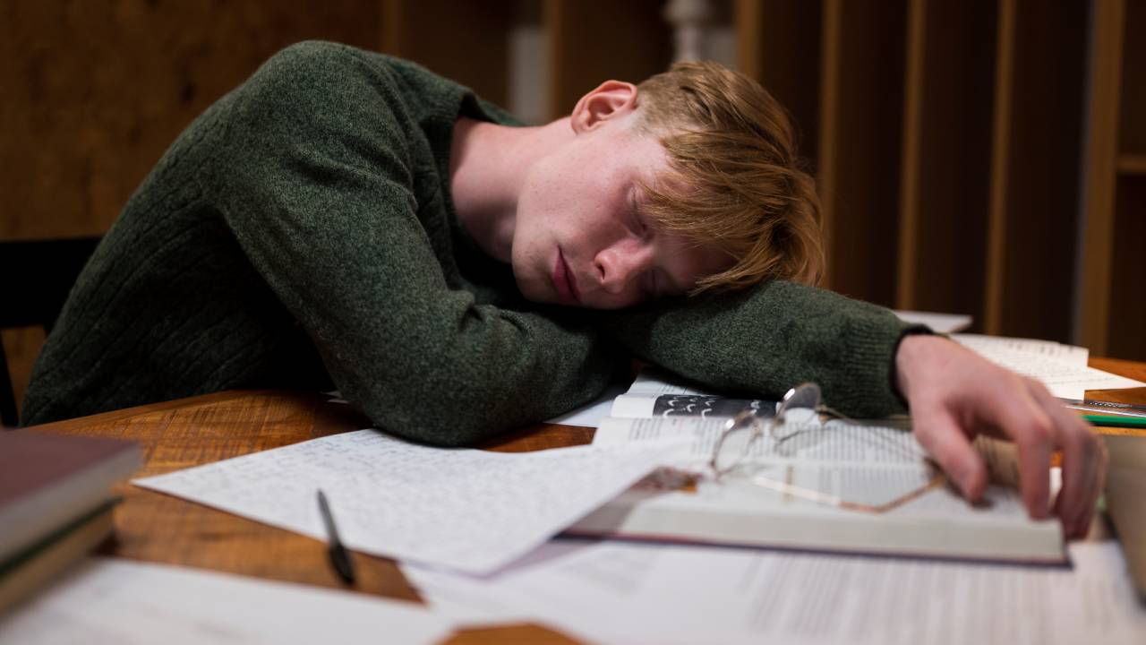 Ora solare: impatto sui ritmi circadiani e sul rendimento scolastico