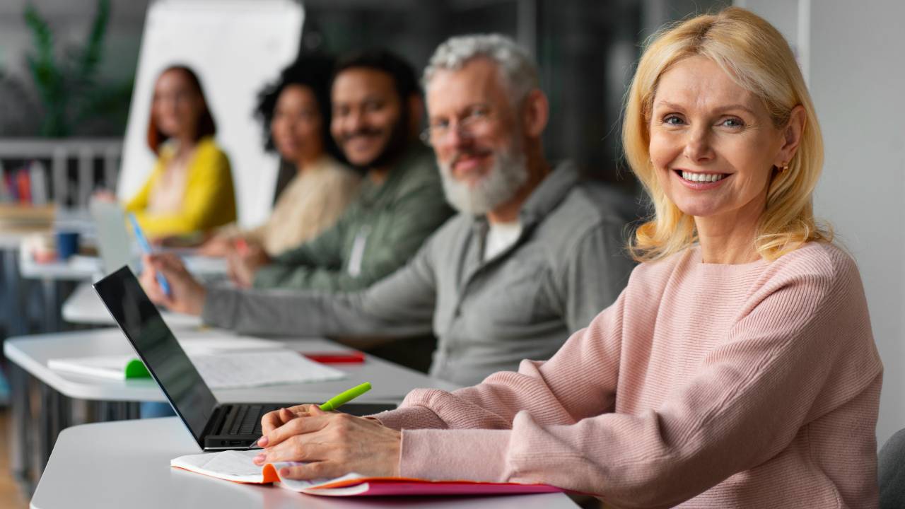 Valditara e Giorgetti al lavoro per aumentare gli stipendi degli insegnanti