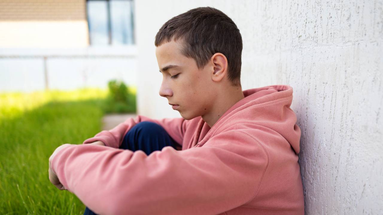 Giovani e salute mentale, l’allarme di The Lancet: ansia e depressione in aumento vertiginoso