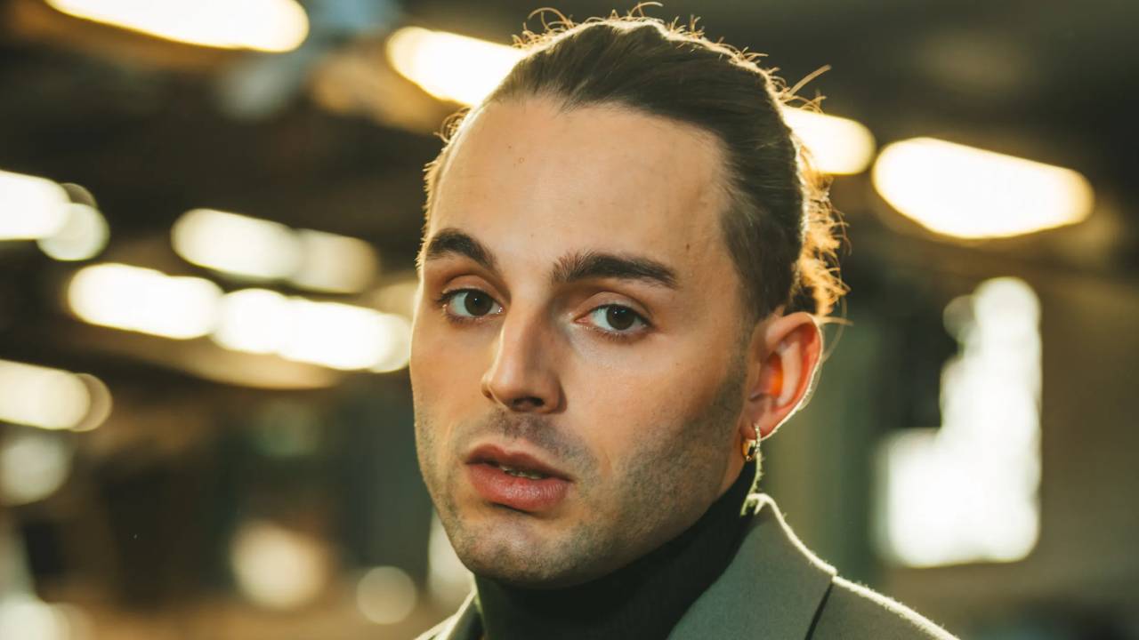 Per i loro occhi di Ernia: testo e significato del brano