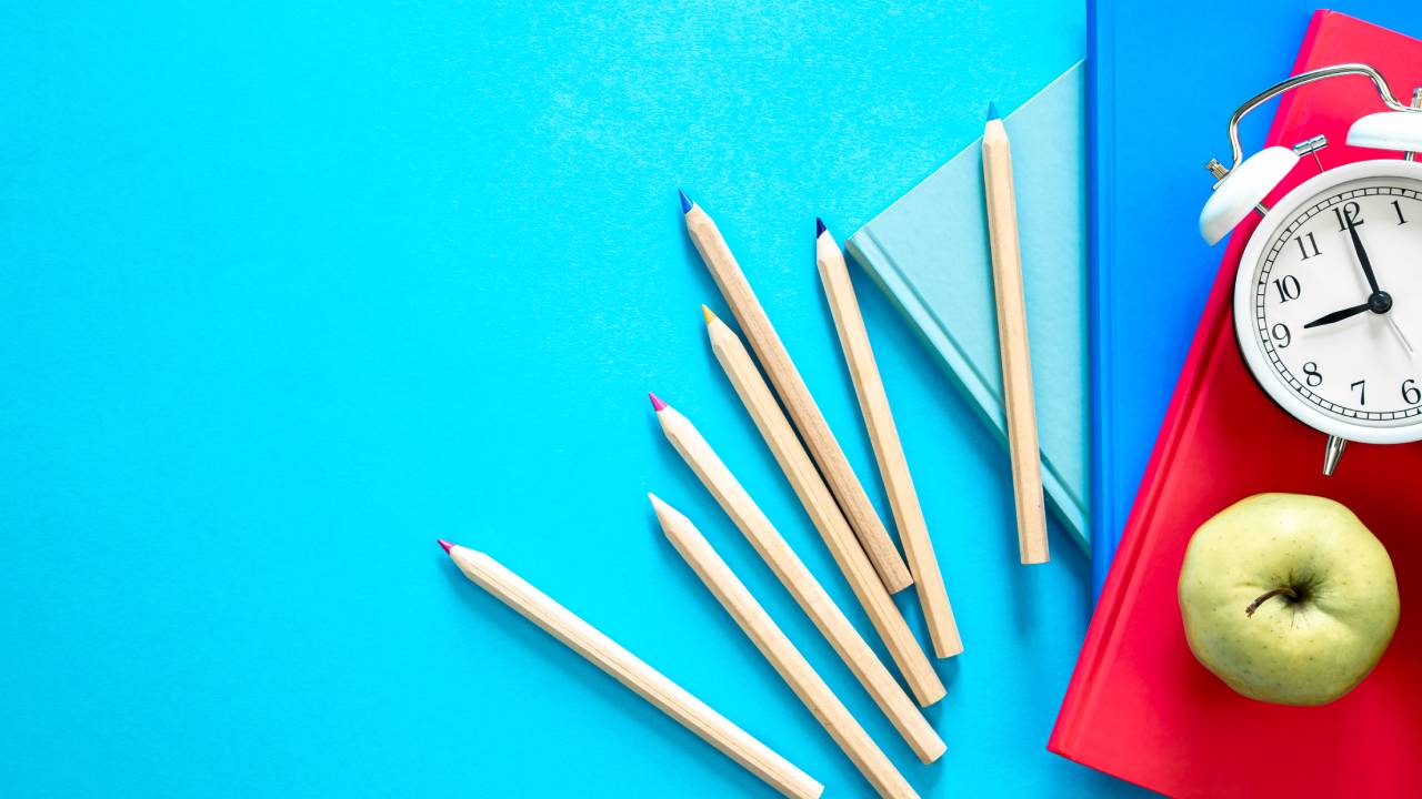 Permesso di soggiorno a punti: legittimità e ruolo della scuola per i minori