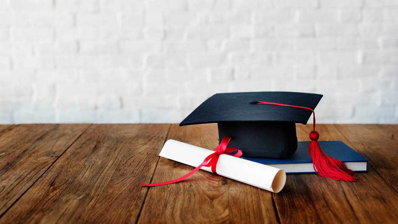 Riscatto della laurea per docenti e ATA: nuova proposta legislativa per il pensionamento anticipato