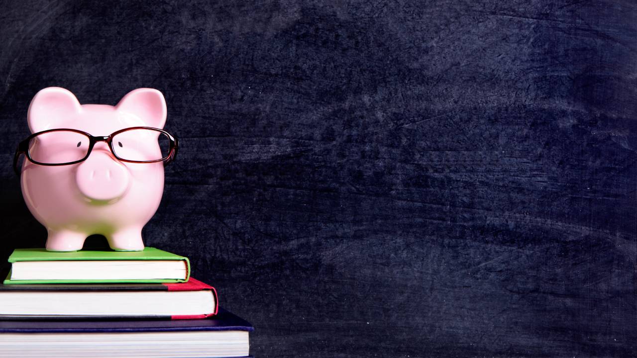 Contratto scuola 2022-2024, docenti verso aumenti fino a 185 euro e arretrati da 1.444 euro