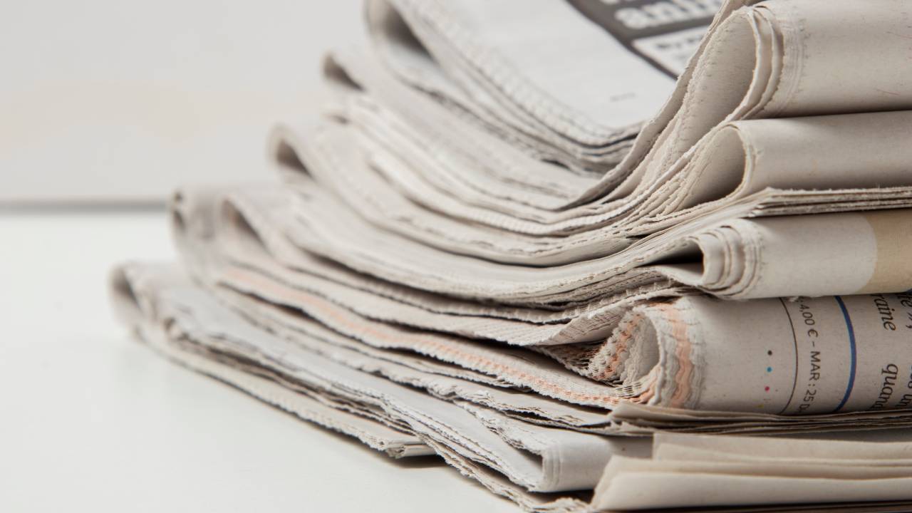 Bonus giornali scuole 2025/26, domande dal 10 dicembre: copertura fino al 90% delle spese