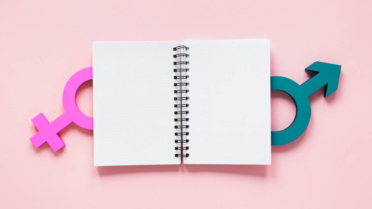 Ddl Valditara, educazione sessuale alle secondarie solo con consenso scritto dei genitori